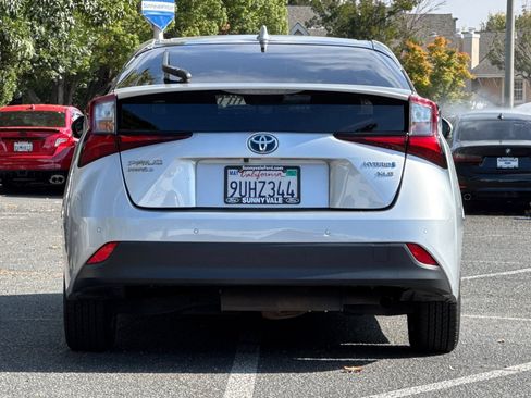 Used 2021 Toyota Prius XLE AWD/4WD image 5