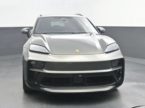 New 2026 Porsche Macan 4 Electric AWD/4WD image 10
