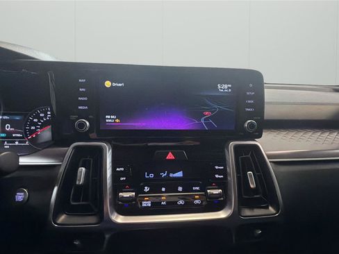Used 2022 Kia Sorento S FWD image 17