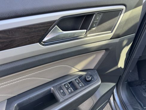 Certified 2023 Volkswagen Atlas SE image 15