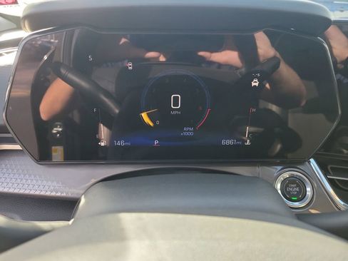 Used 2024 Chevrolet Trax ACTIV w/ Sunroof Package image 27