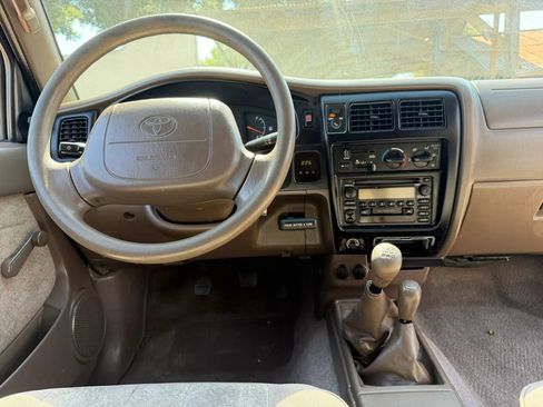 Used 2000 Toyota Tacoma 4x4 Xtracab image 17