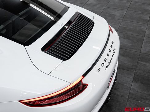 Used 2019 Porsche 911 GT3 RS image 18