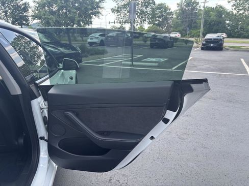 Used 2022 Tesla Model 3 Long Range AWD/4WD image 18