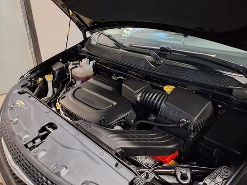 Used 2024 Chrysler Voyager LX image 12