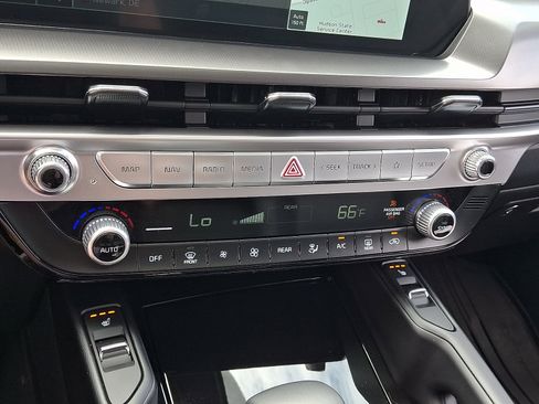 Used 2025 Kia Telluride S AWD/4WD image 23
