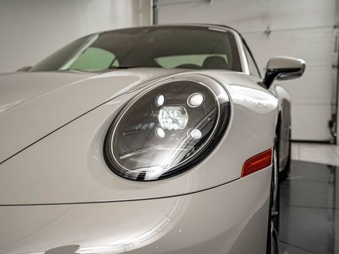 Used 2024 Porsche 911 Carrera S RWD image 17