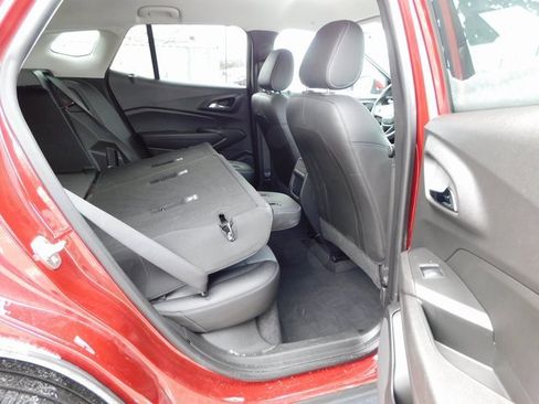 Used 2025 Chevrolet Trax LT image 23