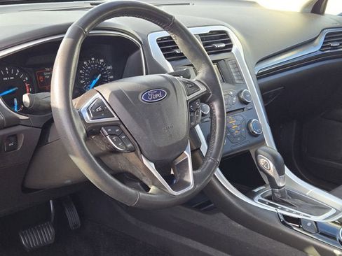 Used 2013 Ford Fusion SE image 22