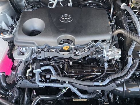 Used 2025 Toyota Sienna LE image 23