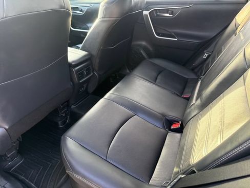 Used 2020 Toyota RAV4 Limited AWD/4WD image 18