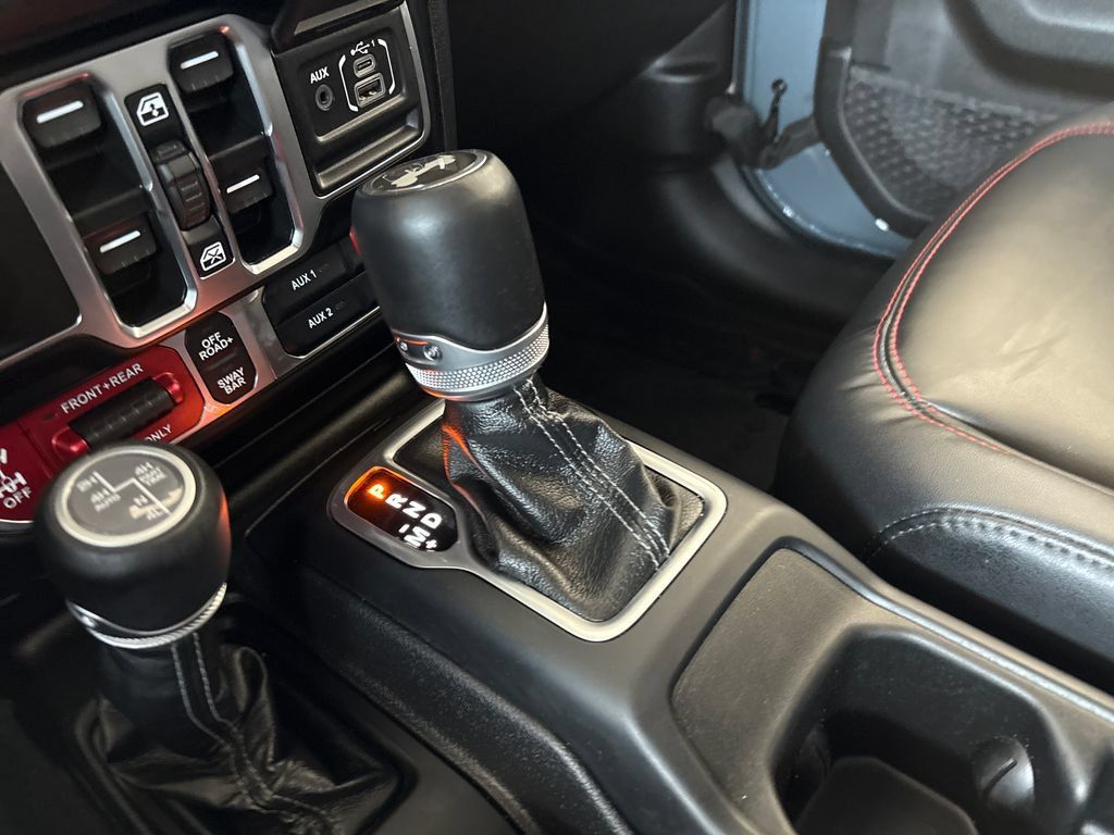Used 2025 Jeep Wrangler Unlimited Rubicon AWD/4WD image 38