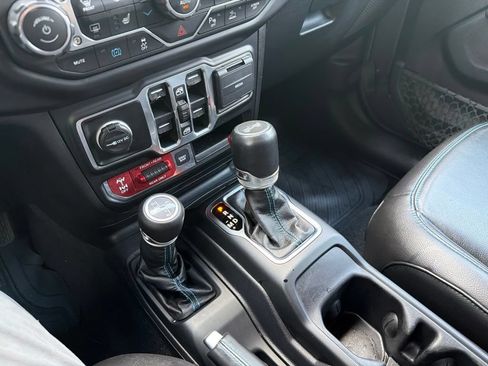 Used 2021 Jeep Wrangler Unlimited Rubicon 4xe w/ Cold Weather Group AWD/4WD image 82