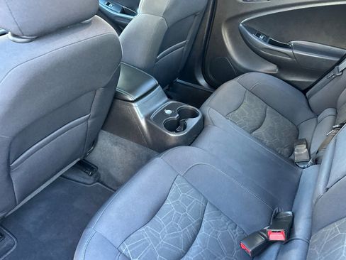 Used 2018 Chevrolet Volt LT w/ Comfort Package FWD image 13