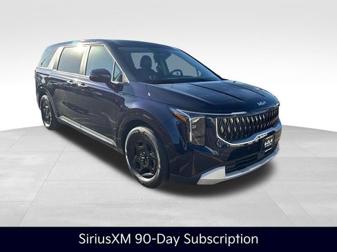 Certified 2025 Kia Carnival image 8