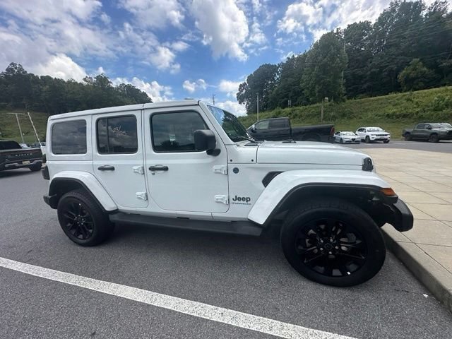 Used 2025 Jeep Wrangler Unlimited Sahara AWD/4WD image 36