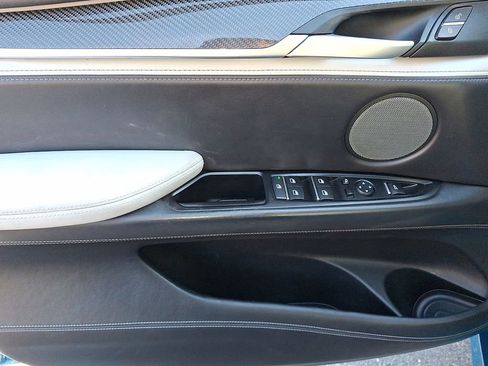 Used 2016 BMW X5 M image 10