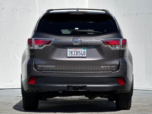 Used 2015 Toyota Highlander Limited Platinum image 4