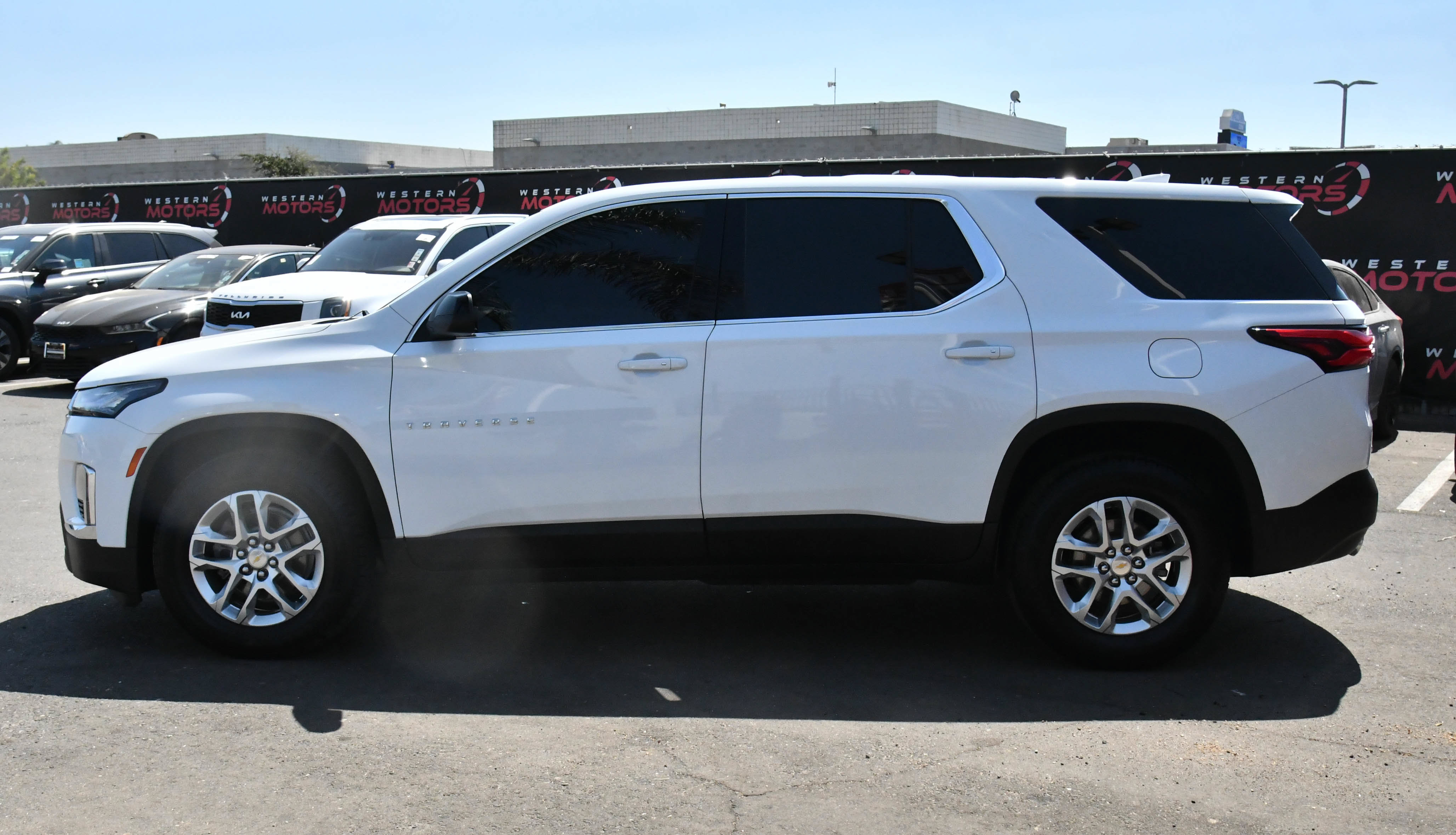 Used 2023 Chevrolet Traverse LS w/ LPO, Cargo Package FWD image 4