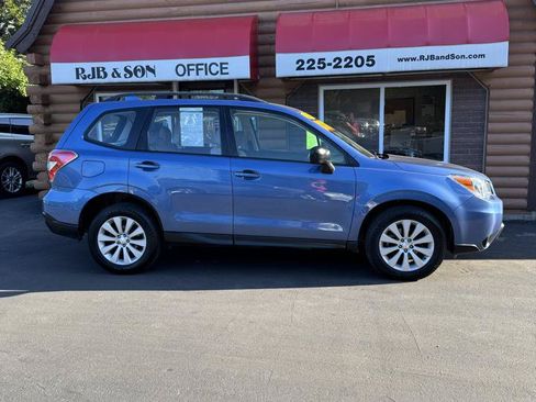 Used 2016 Subaru Forester 2.5i w/ Alloy Wheel Package AWD/4WD image 2