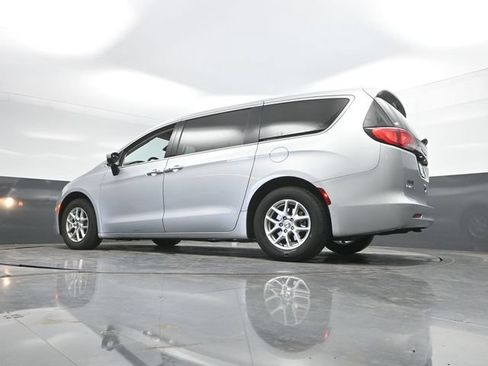 Used 2023 Chrysler Voyager LX FWD image 48