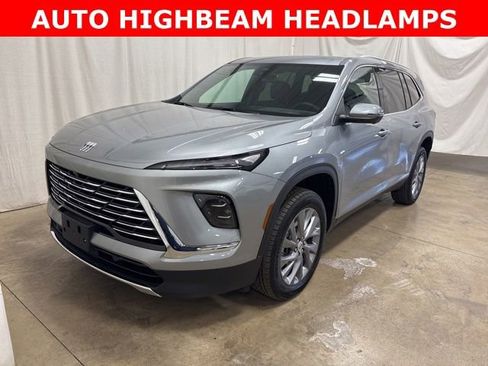 Used 2025 Buick Enclave Preferred image 8