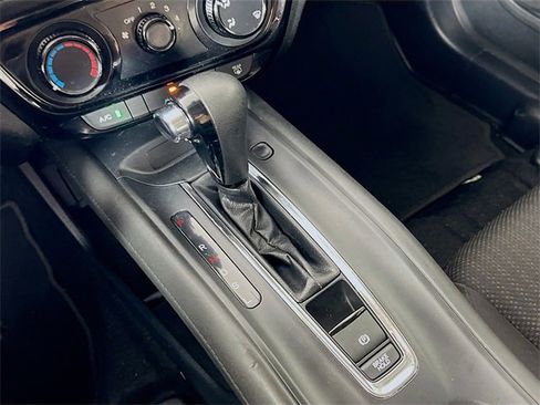 Used 2017 Honda HR-V LX image 19