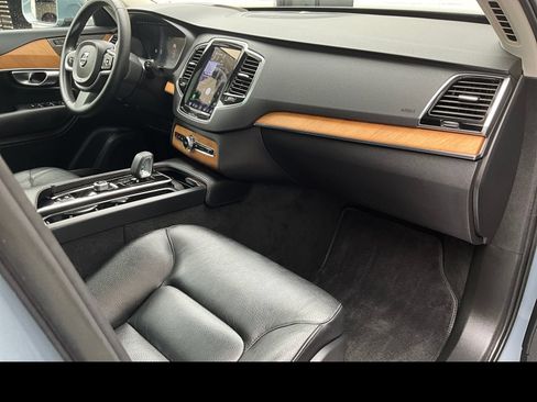 Used 2023 Volvo XC90 B5 Plus AWD/4WD image 9