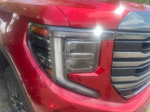 Used 2023 GMC Sierra 1500 AT4 w/ AT4 Preferred Package AWD/4WD image 4