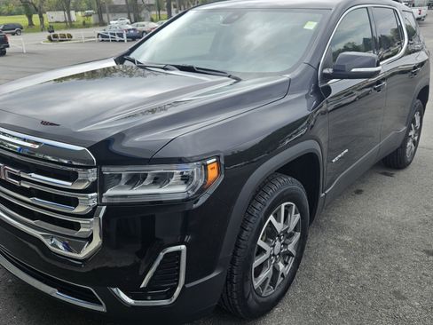Used 2023 GMC Acadia SLE w/ Driver Convenience Package FWD image 2