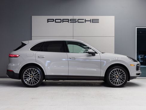 Certified 2023 Porsche Cayenne AWD/4WD image 8
