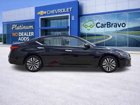 Used 2024 Nissan Altima 2.5 SV FWD image 7