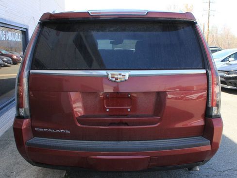 Used 2016 Cadillac Escalade Premium AWD/4WD image 8