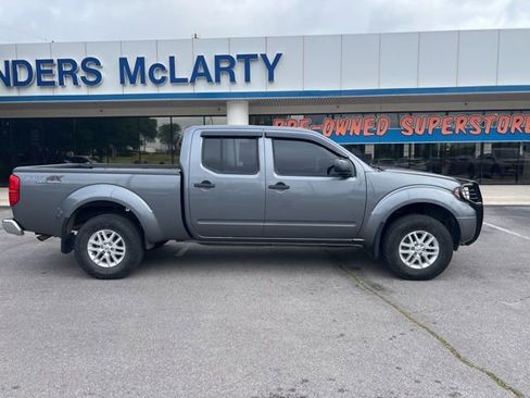 Used 2018 Nissan Frontier SV w/ Value Truck Package AWD/4WD image 2