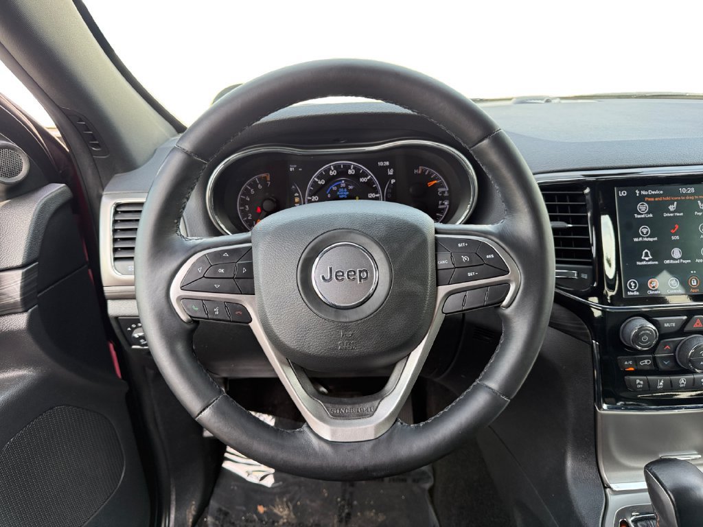 Used 2022 Jeep Grand Cherokee Laredo X AWD/4WD image 12