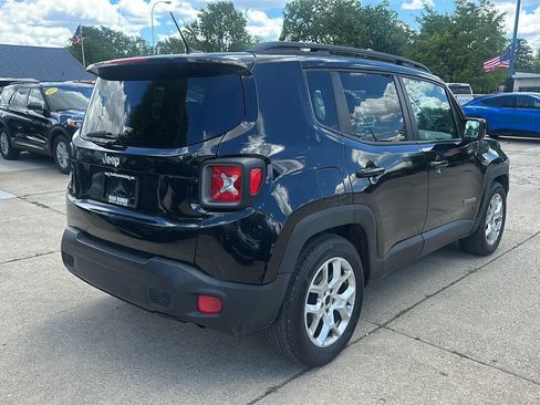 Used 2015 Jeep Renegade Latitude w/ Popular Equipment Group FWD image 5