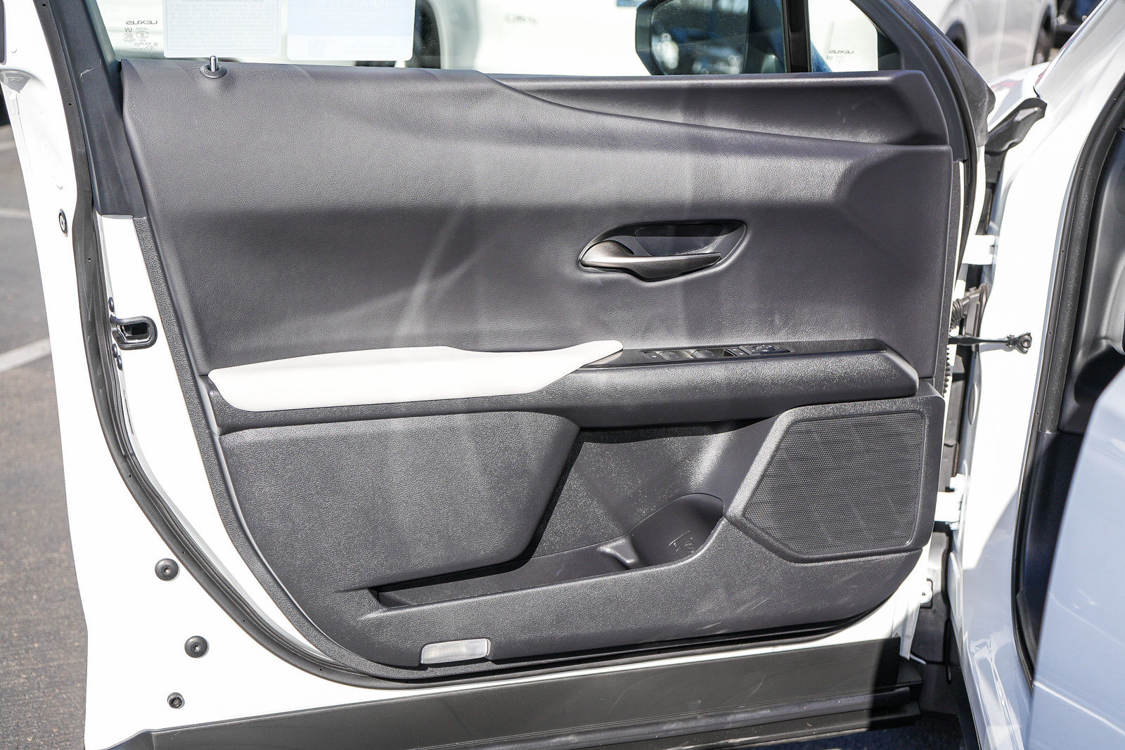 Certified 2026 Lexus UX 300h FWD image 25