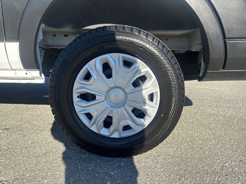 Used 2025 Ford Transit 250 Low Roof w/ Exterior Upgrade Package image 24