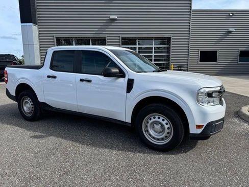 Used 2022 Ford Maverick XL image 2