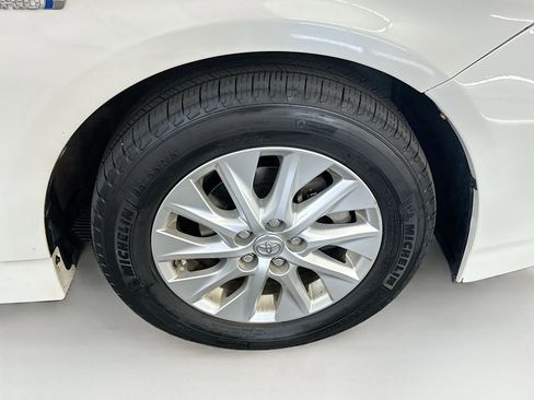 Used 2014 Toyota Prius Prime Plug-In Hybrid FWD image 11
