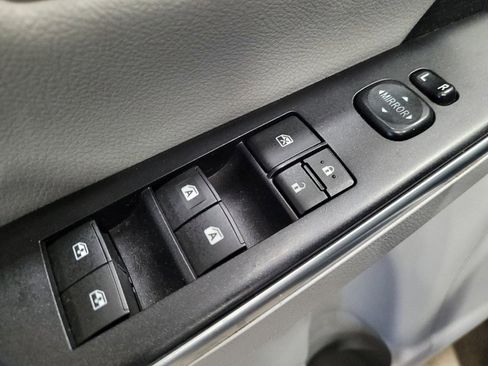 Used 2017 Toyota Camry SE w/ Protection Package (Q2) FWD image 27