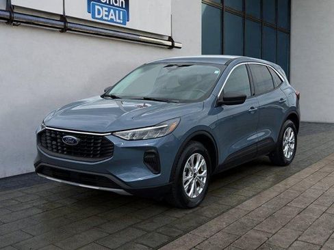 Certified 2023 Ford Escape Active AWD/4WD image 7