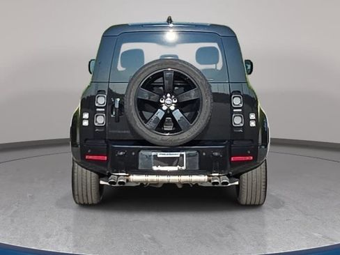 Used 2025 Land Rover Defender 110 V8 AWD/4WD image 6