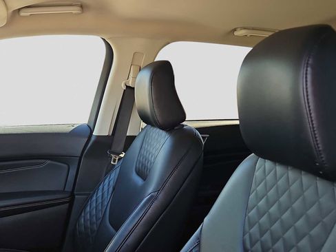 Used 2024 Ford Edge Titanium image 18