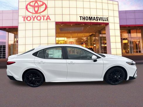 New 2025 Toyota Camry SE w/ Convenience Package FWD image 4