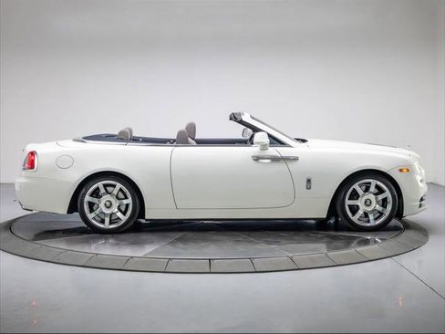 Used 2020 Rolls-Royce Dawn RWD image 6
