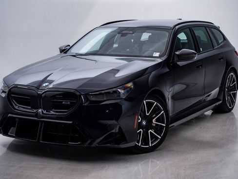 Used 2025 BMW M5 Touring w/ M Driver's Package image 3