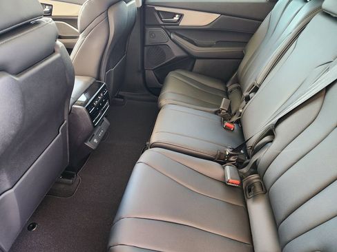 New 2026 Acura MDX SH-AWD image 31