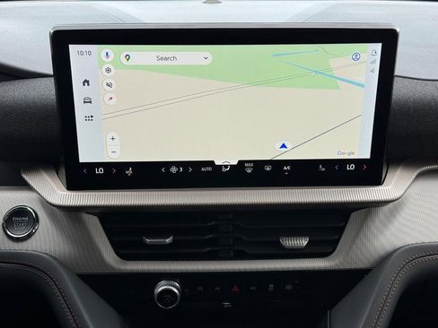 Used 2025 Ford Explorer Active AWD/4WD image 16