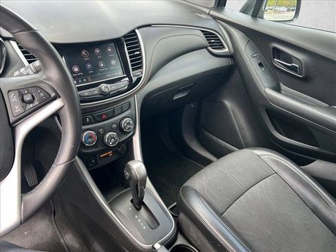 Used 2020 Chevrolet Trax LT w/ LT Convenience Package image 15